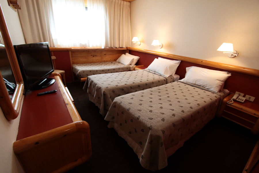 Triple camas separadas Hotel Aries